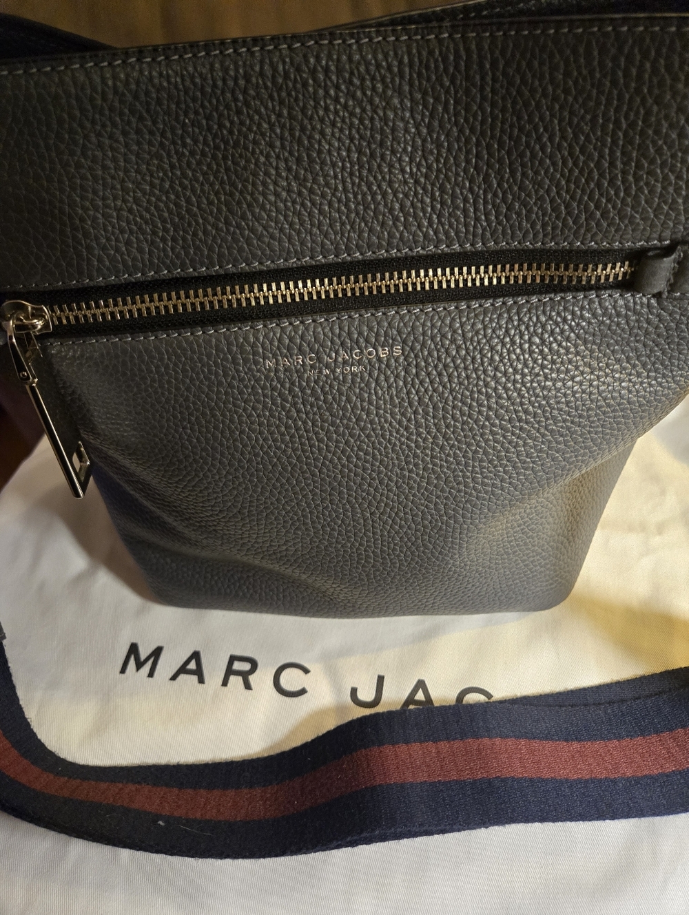 Marc Jacobs Gotham Leather Bucket Bag - Gray - Picture 3 of 14